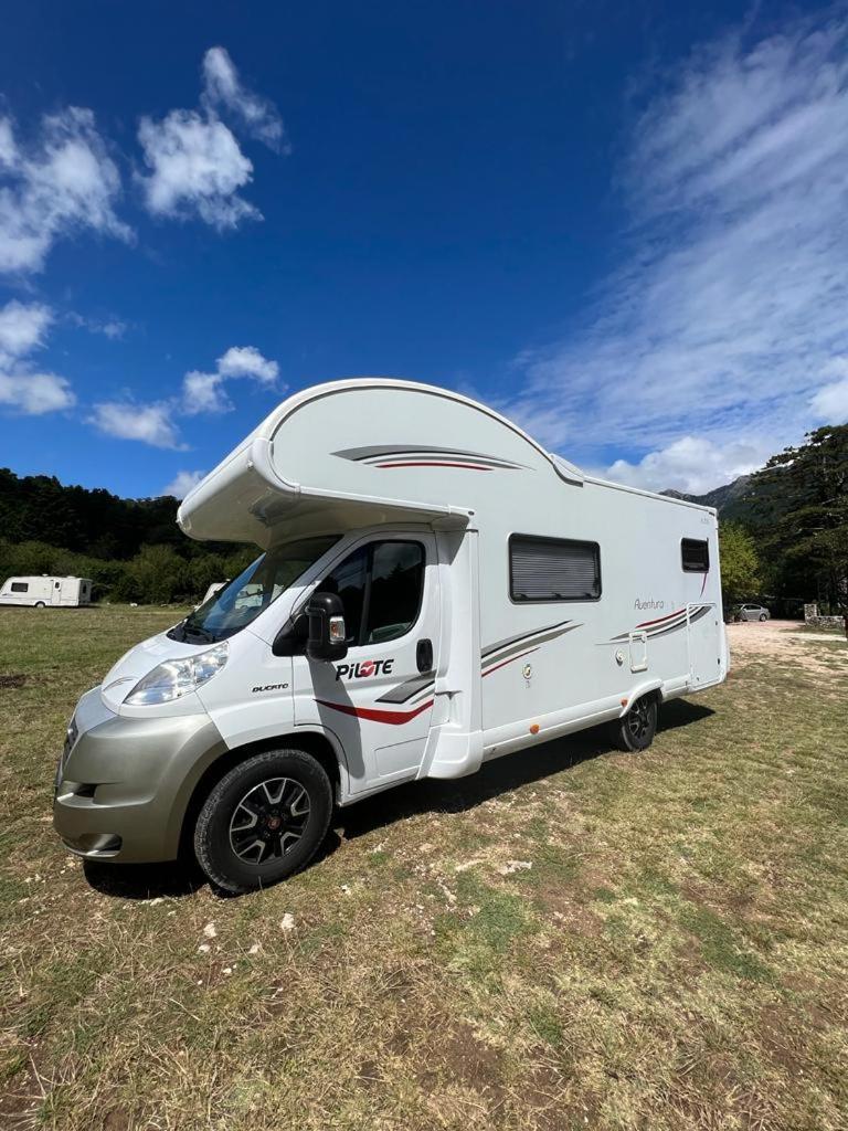 Camper Rent Motorhome Albanian Тирана Екстер'єр фото